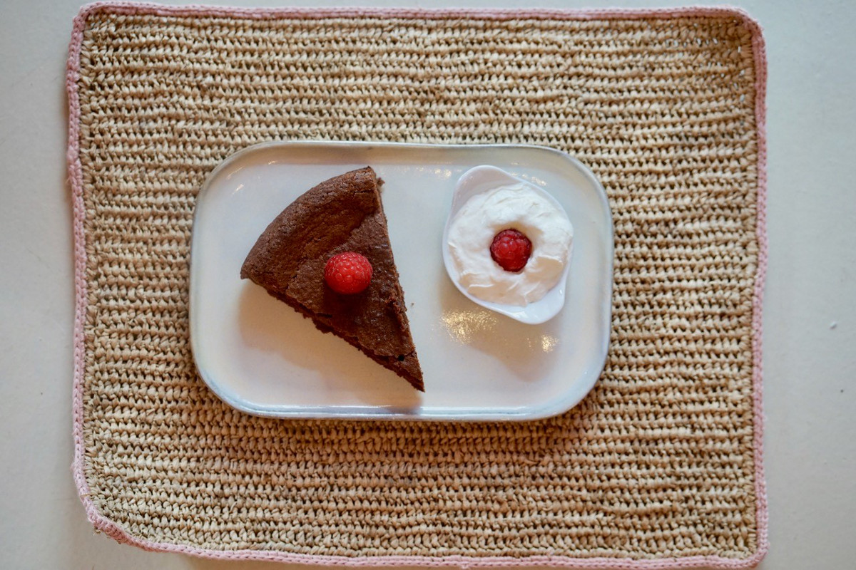 HOMEMADE CAKE